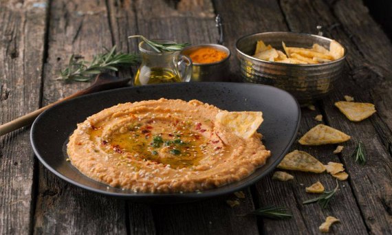 Hummus z suszonymi pomidorami