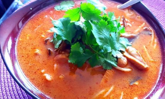 Tajska zupa tom yum