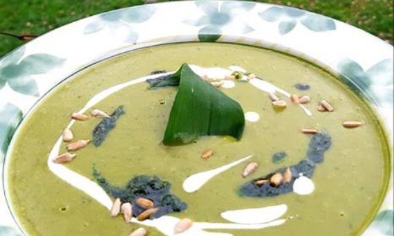 Zupa krem z czosnkiem niedźwiedzim