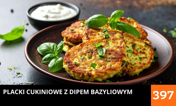 Placki z cukinii z dipem bazyliowym